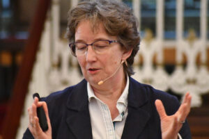 Dr Helen Paynter